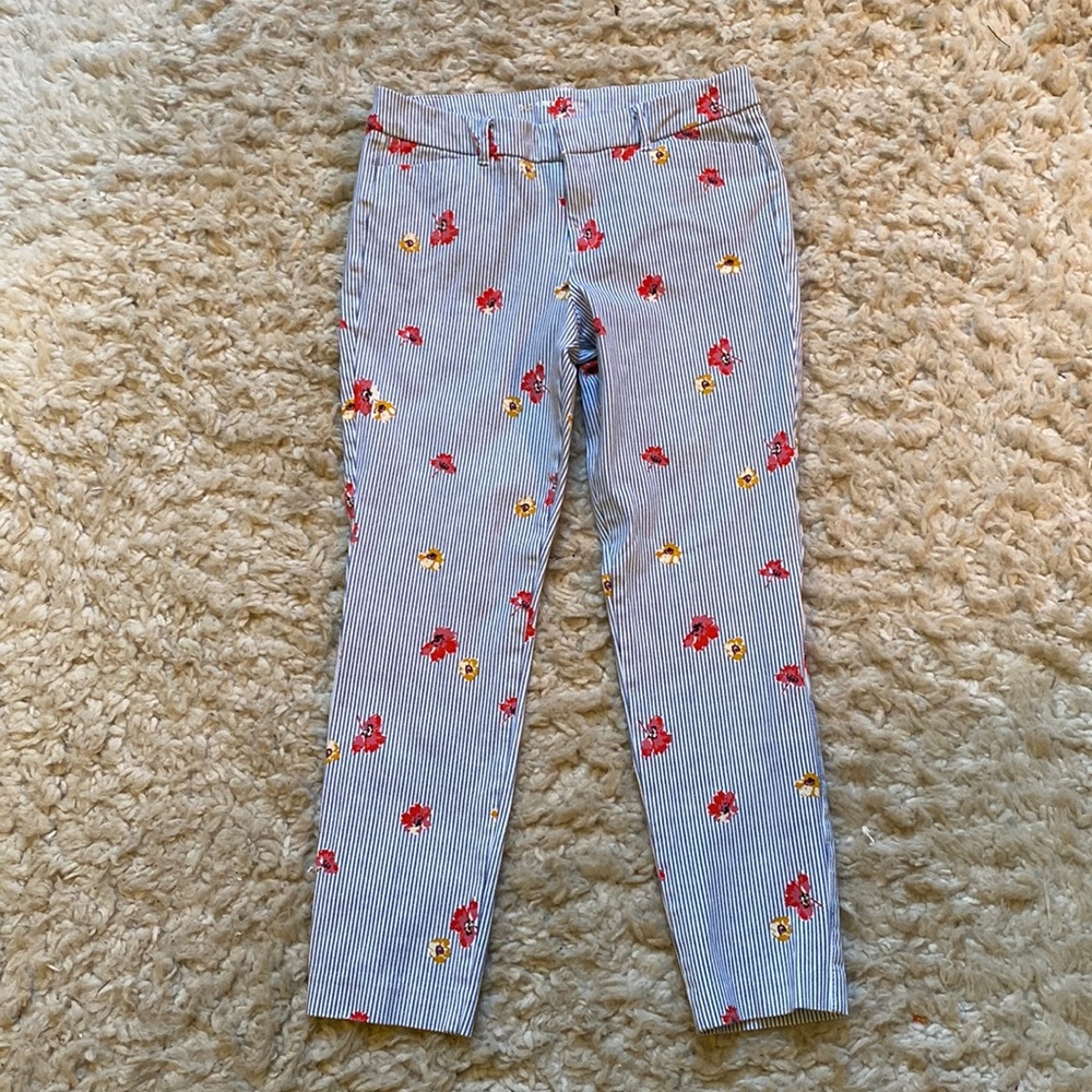 Women’s size 8, Old Navy ankle mid-rise pants